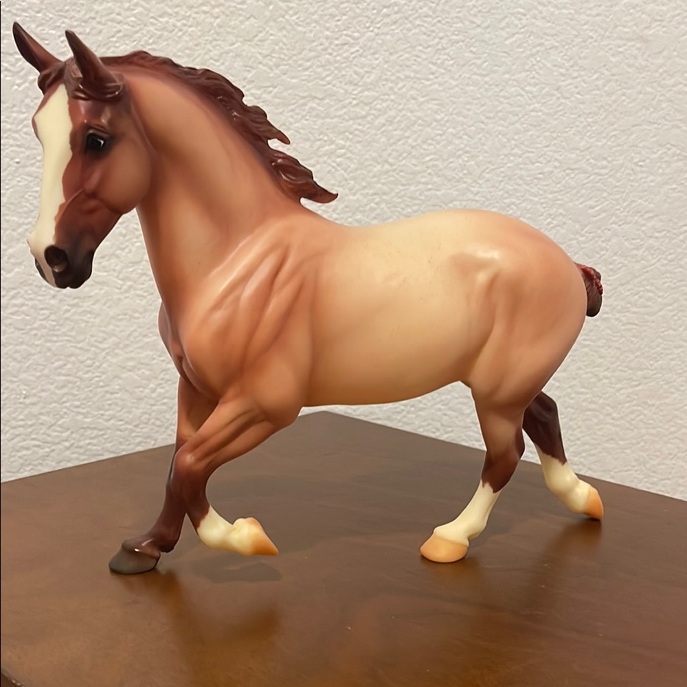 Breyer Horse #1371 Red Roan Mare Treasure Hunt Fun Foals 2009